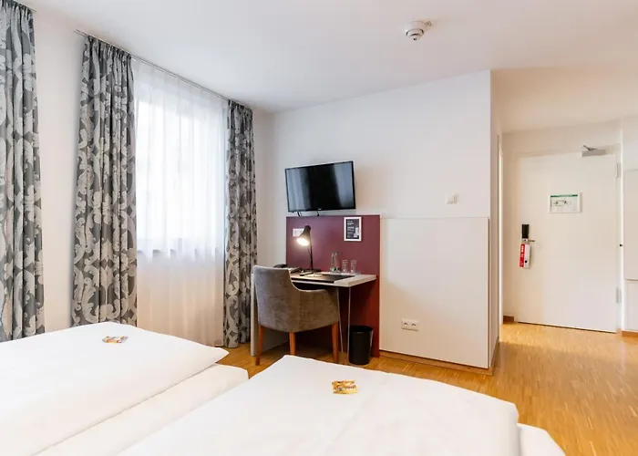 Altstadthotel Grauer Wolf מלון