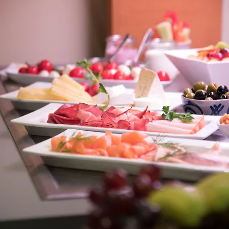 Altstadthotel Grauer Wolf فندق 3*