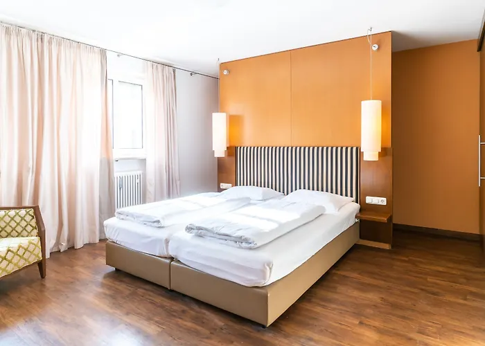מלון Altstadthotel Grauer Wolf